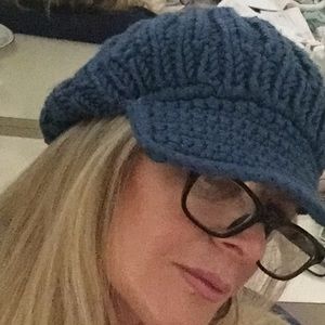 Crocheted newsboy cap